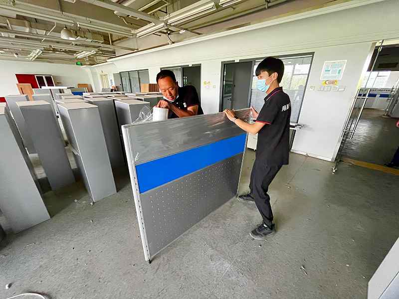 北京搬家现场图片