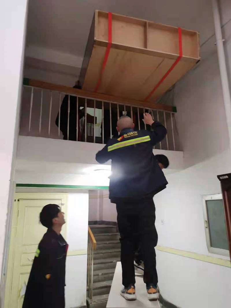 北京搬家现场图片