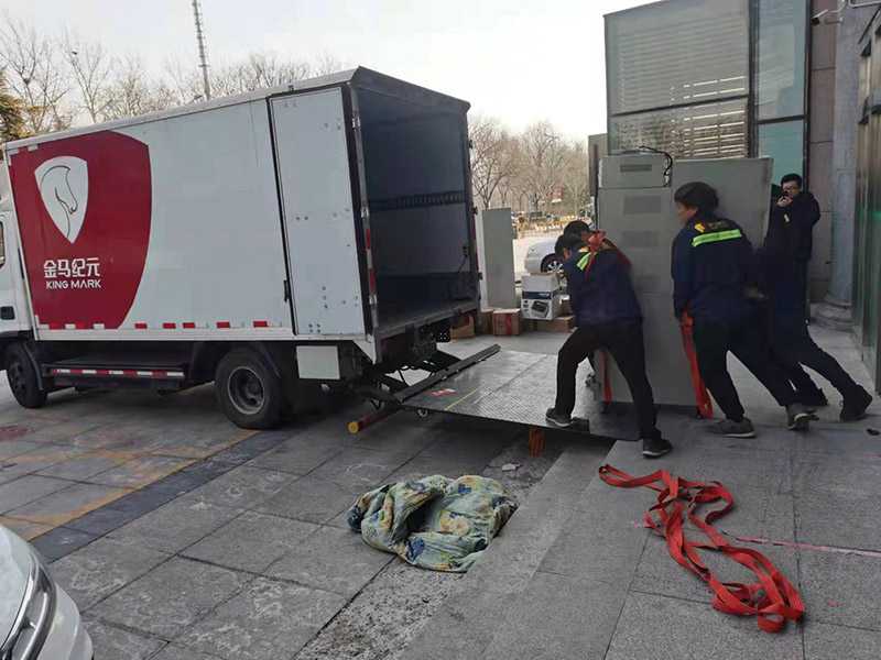 北京搬家现场图片