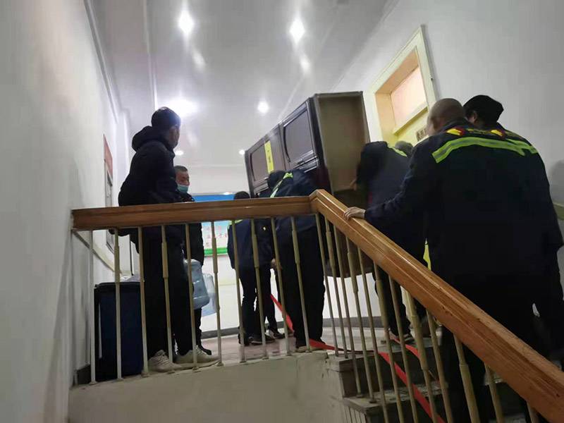 北京搬家现场图片