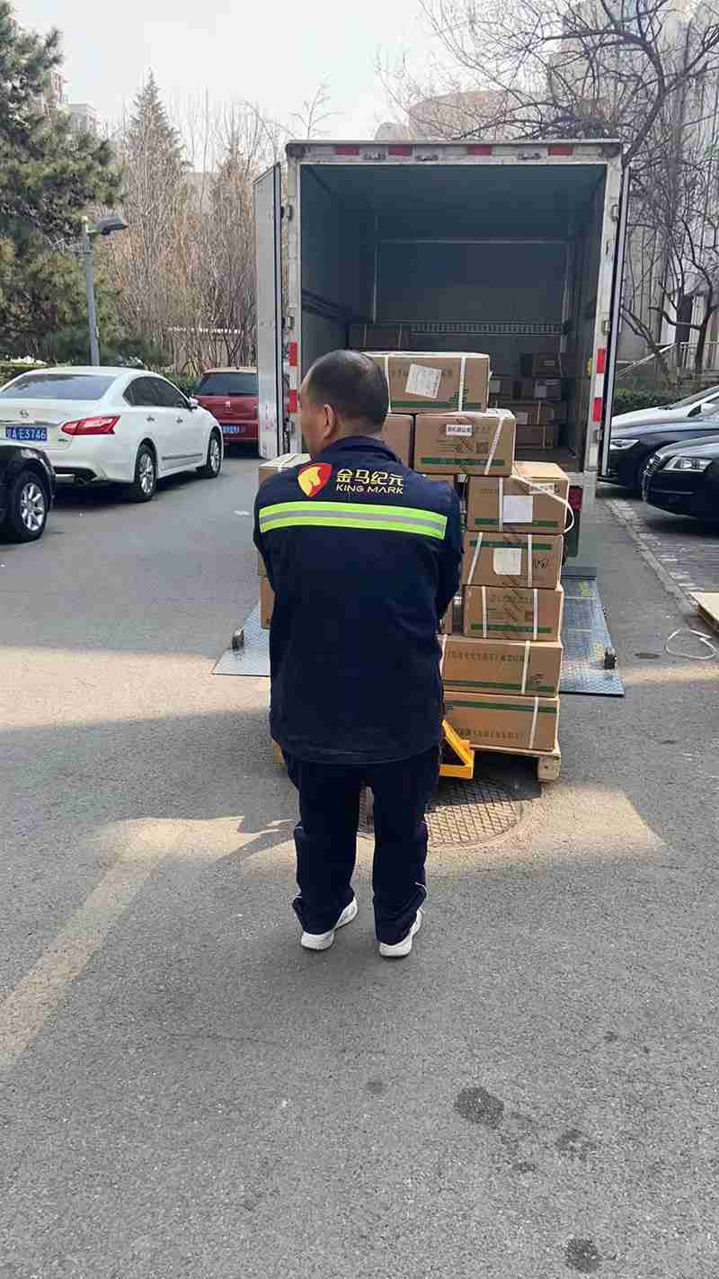 北京搬家现场图片