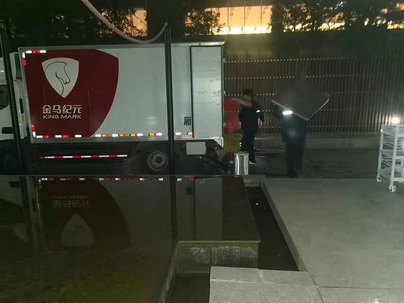 北京搬家现场图片