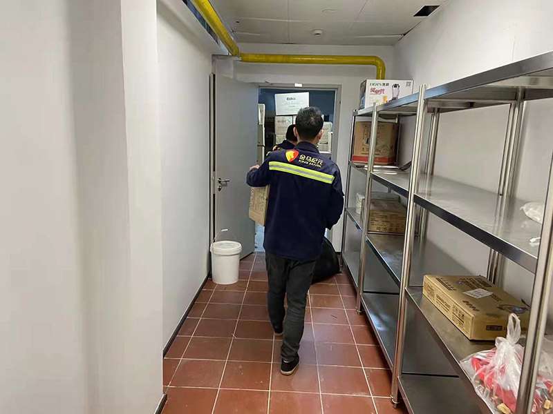 北京搬家现场图片