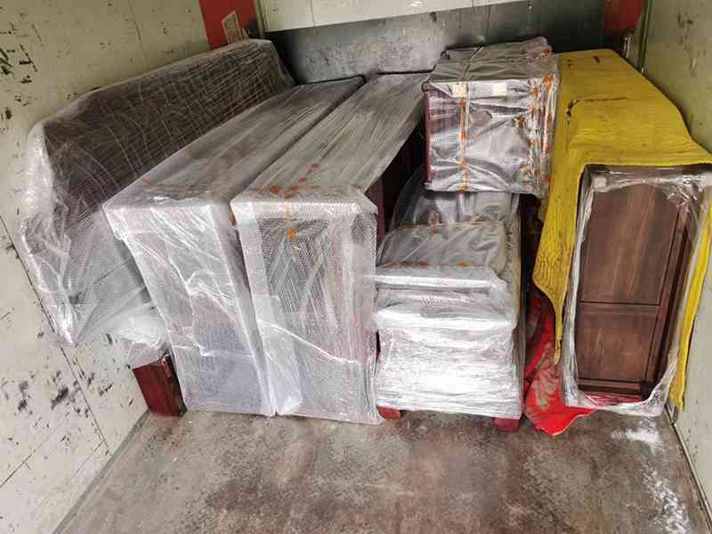 北京搬家现场图片