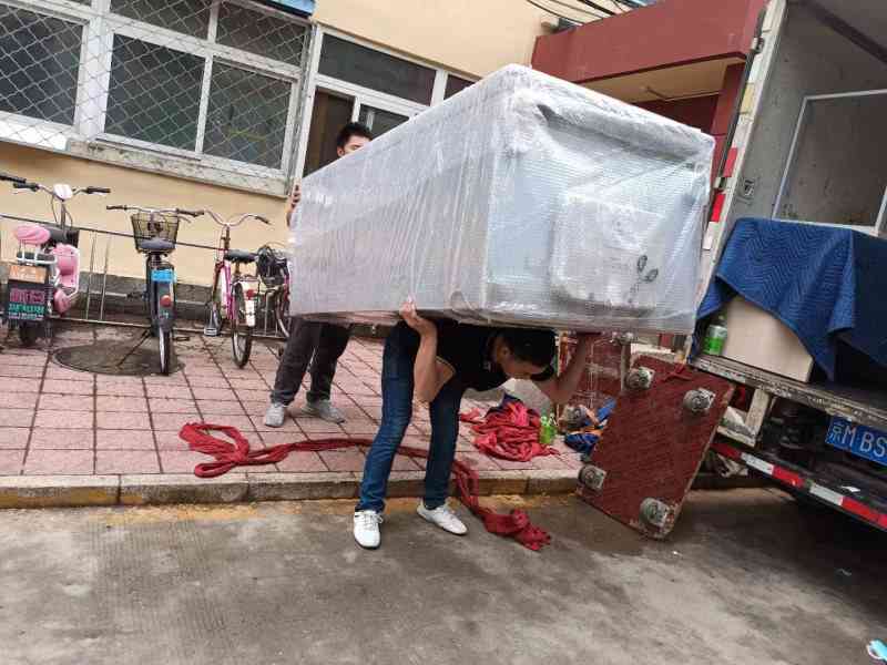 北京搬家现场图片